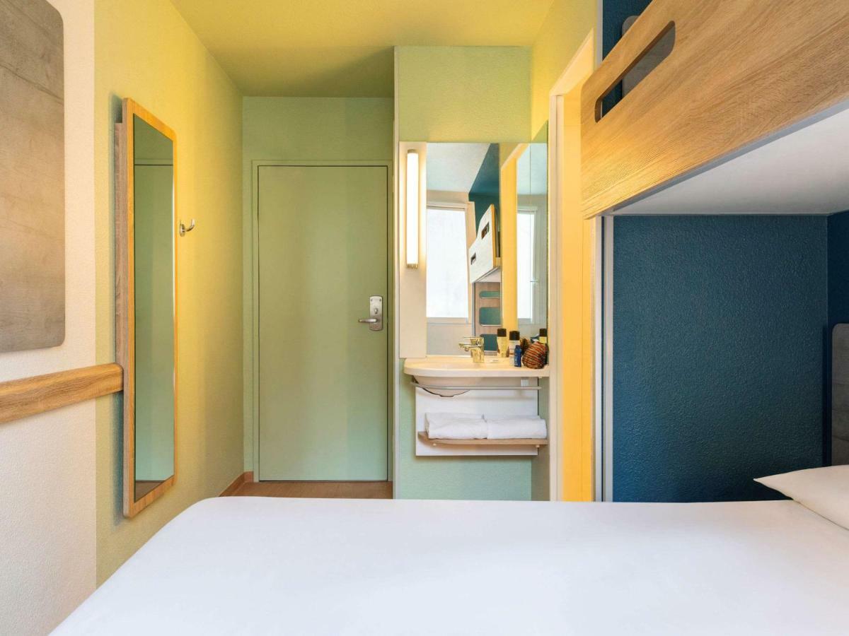Camera con 1 Letto Queen-Size e 1 Letto a Castello